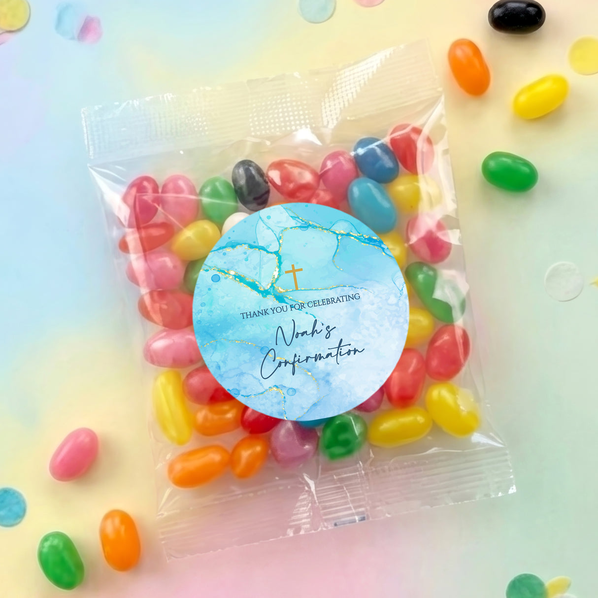 Personalised jelly bean bag with light blue round thank-you label and colorful candies