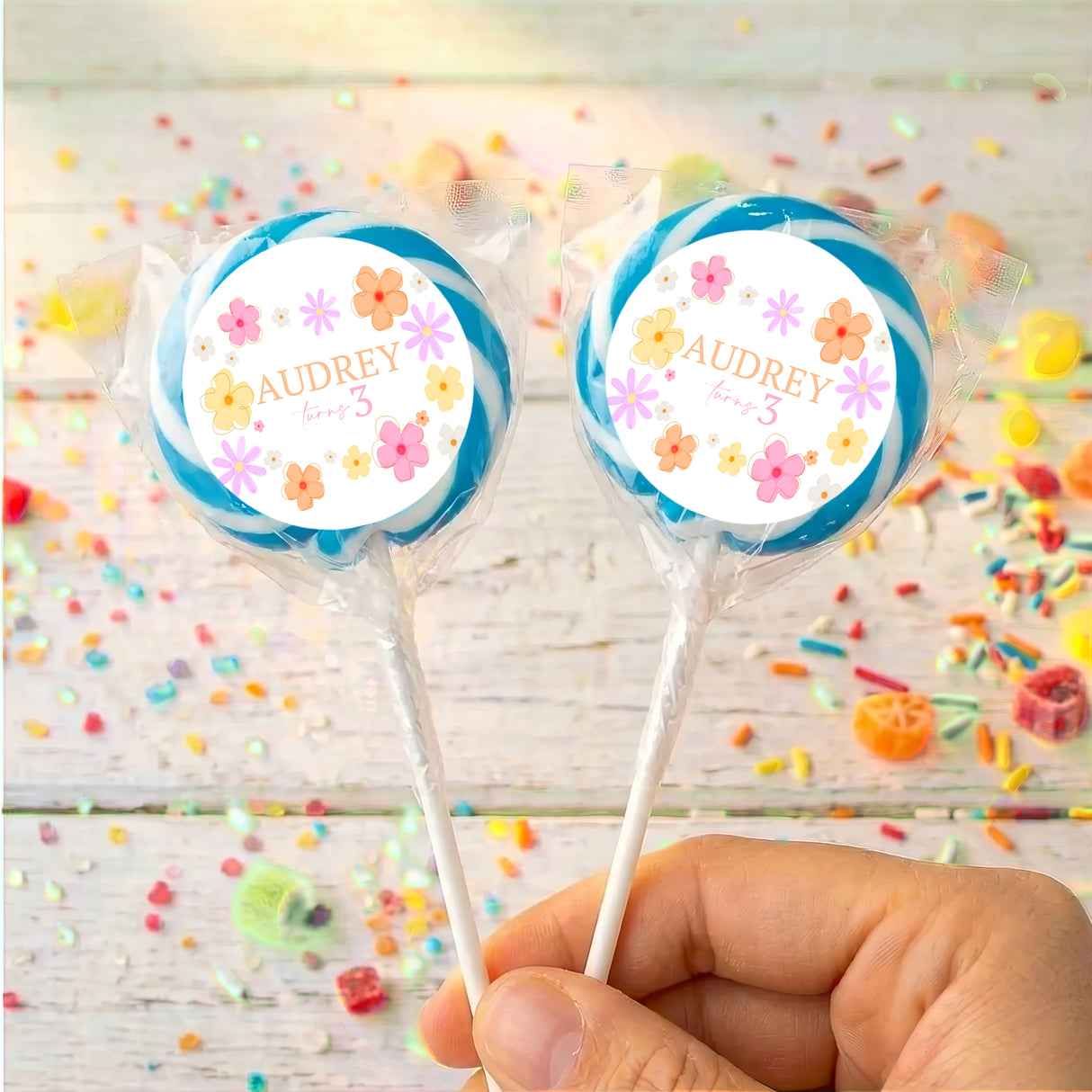 Personalized birthday daisy lollipops with blue-wrapped circles, Audrey 3