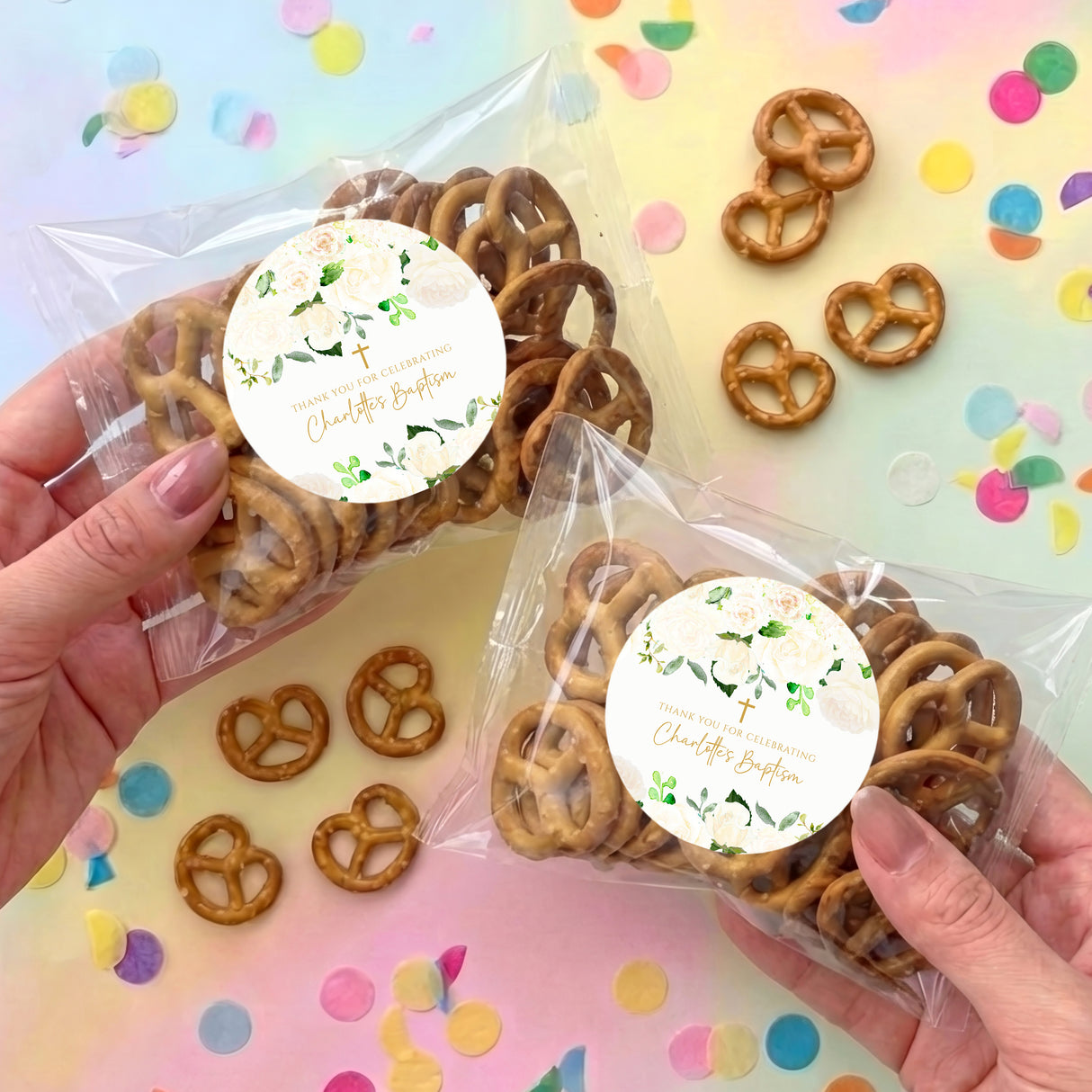 Personalised clear pretzel gift bag with cream-colored pretzels and round floral label