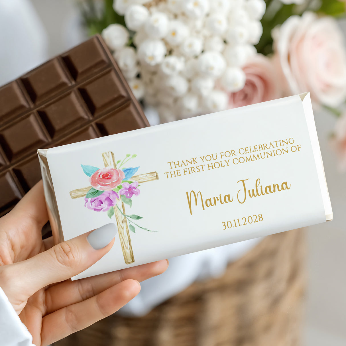 Floral cross custom first communion chocolate bar with name Maria Juliana and date 30.11.2028