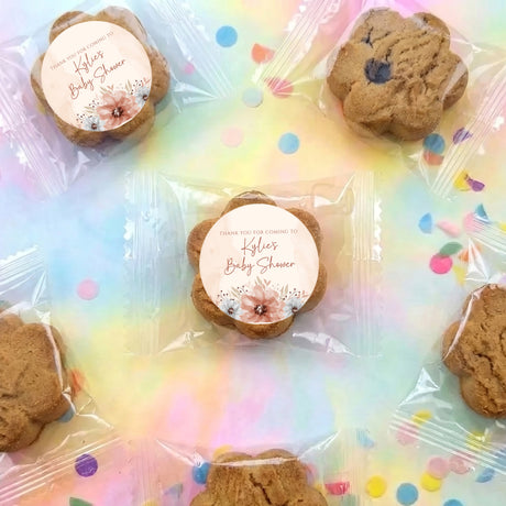 Choc chip cookie set: round cookies in clear wrappers with circular baby shower labels